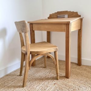 ensemble petit bureau art déco et sa chaise en bois courbé, boulier et encrier en porcelaine