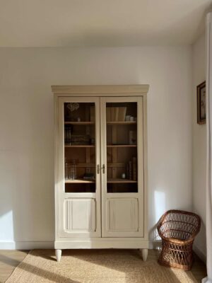 bibliothèque parisienne art déco avec double vitrine