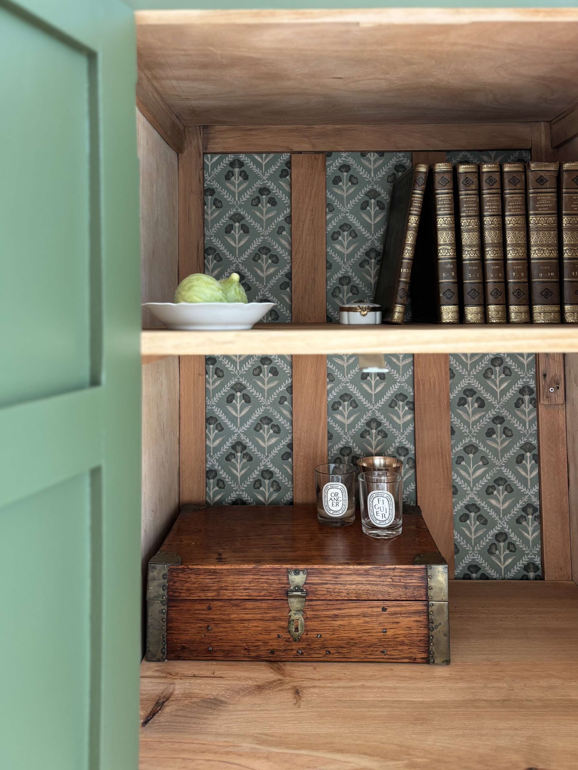 ADOPTÉE - La petite armoire "Aubade parisienne" – Image 19