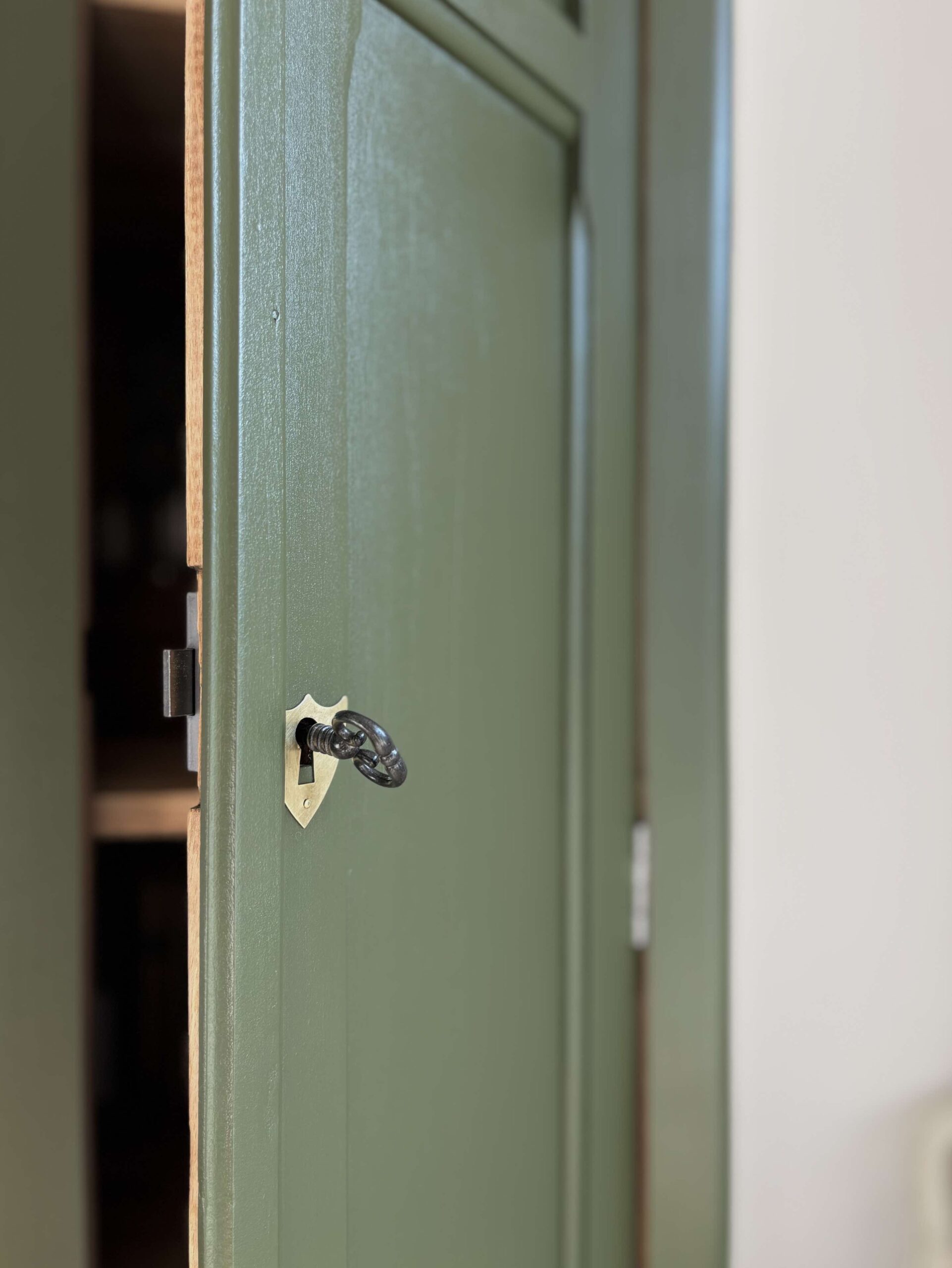 ADOPTÉE - La petite armoire "Aubade parisienne" – Image 8