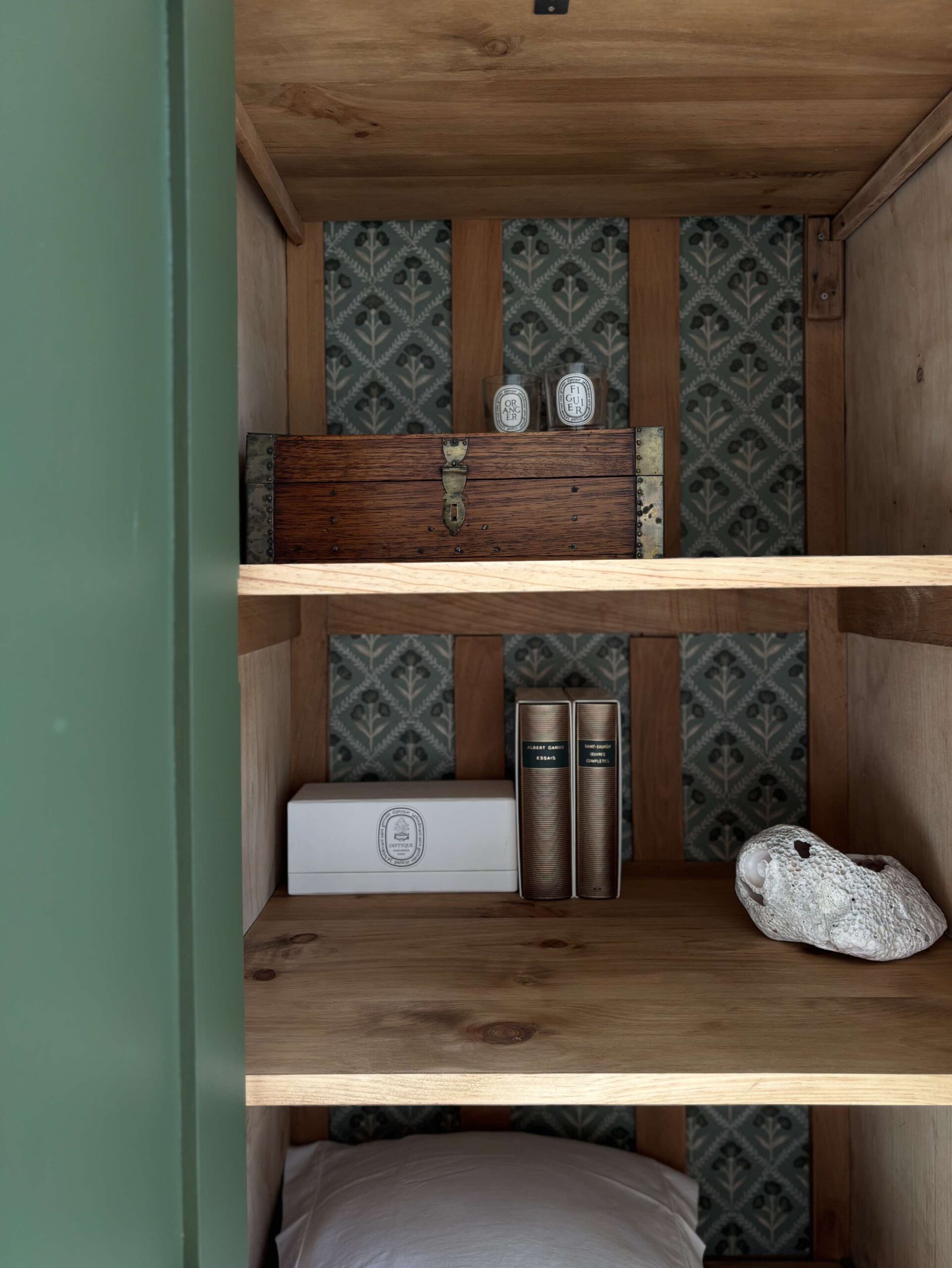 ADOPTÉE - La petite armoire "Aubade parisienne" – Image 16