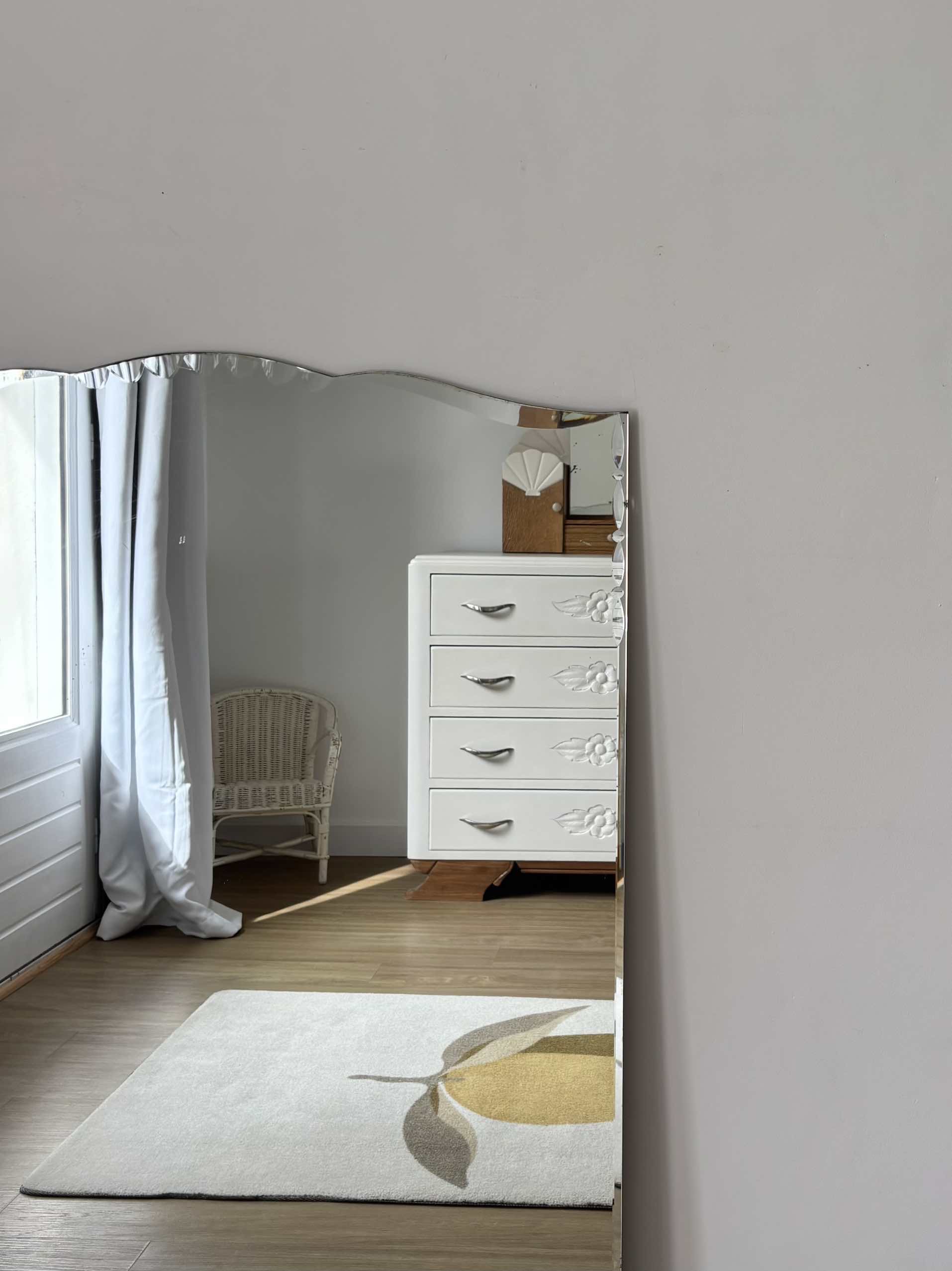 ADOPTÉ - Le miroir ciselé "Le camélia rouge" – Image 2