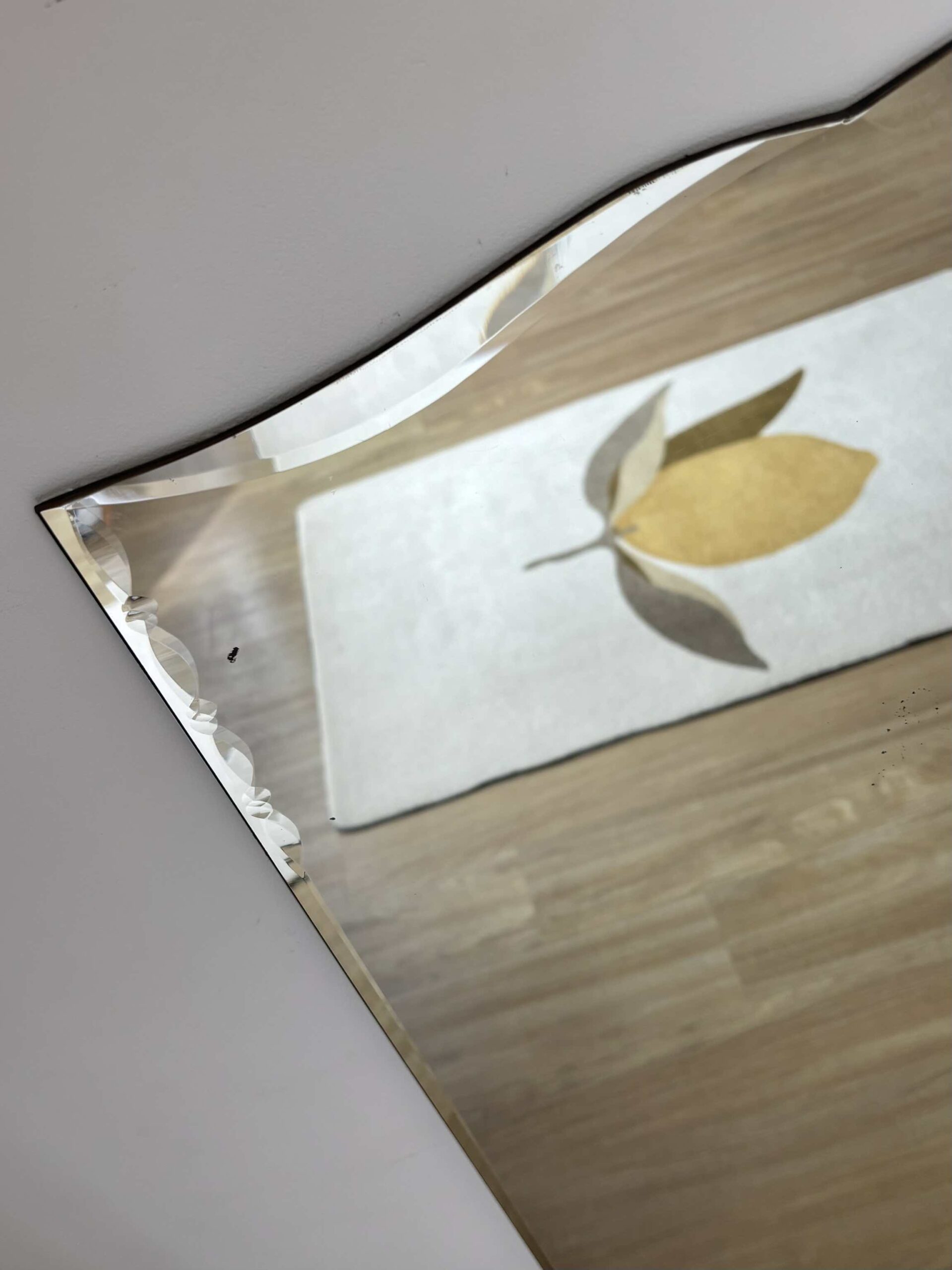 ADOPTÉ - Le miroir ciselé "Le camélia rouge" – Image 3