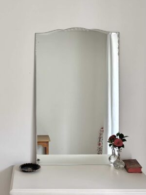 ADOPTÉ - Le miroir ciselé "Le camélia rouge"