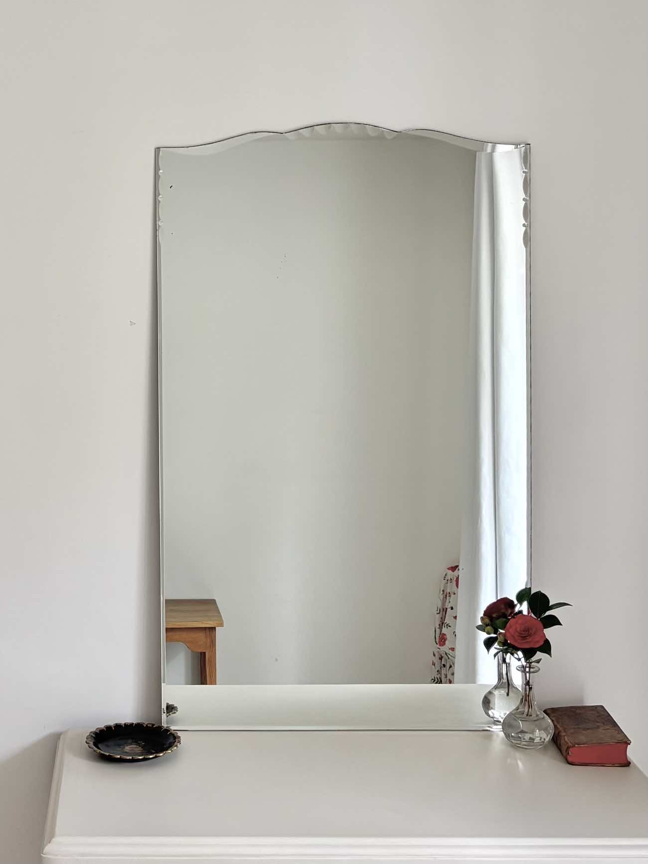 ADOPTÉ - Le miroir ciselé "Le camélia rouge"