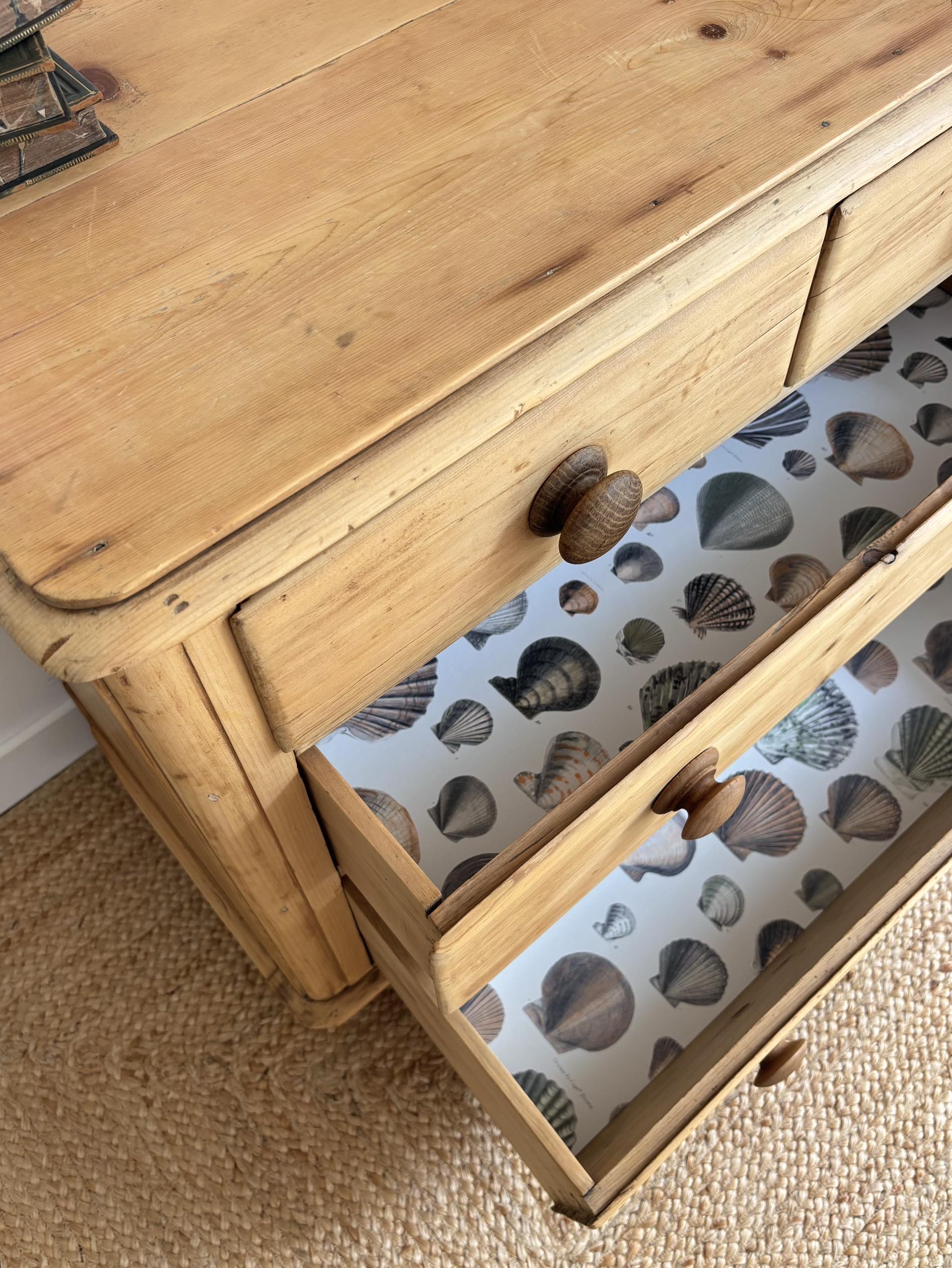 ADOPTÉE - La commode anglaise Sonnet 43 – Image 3